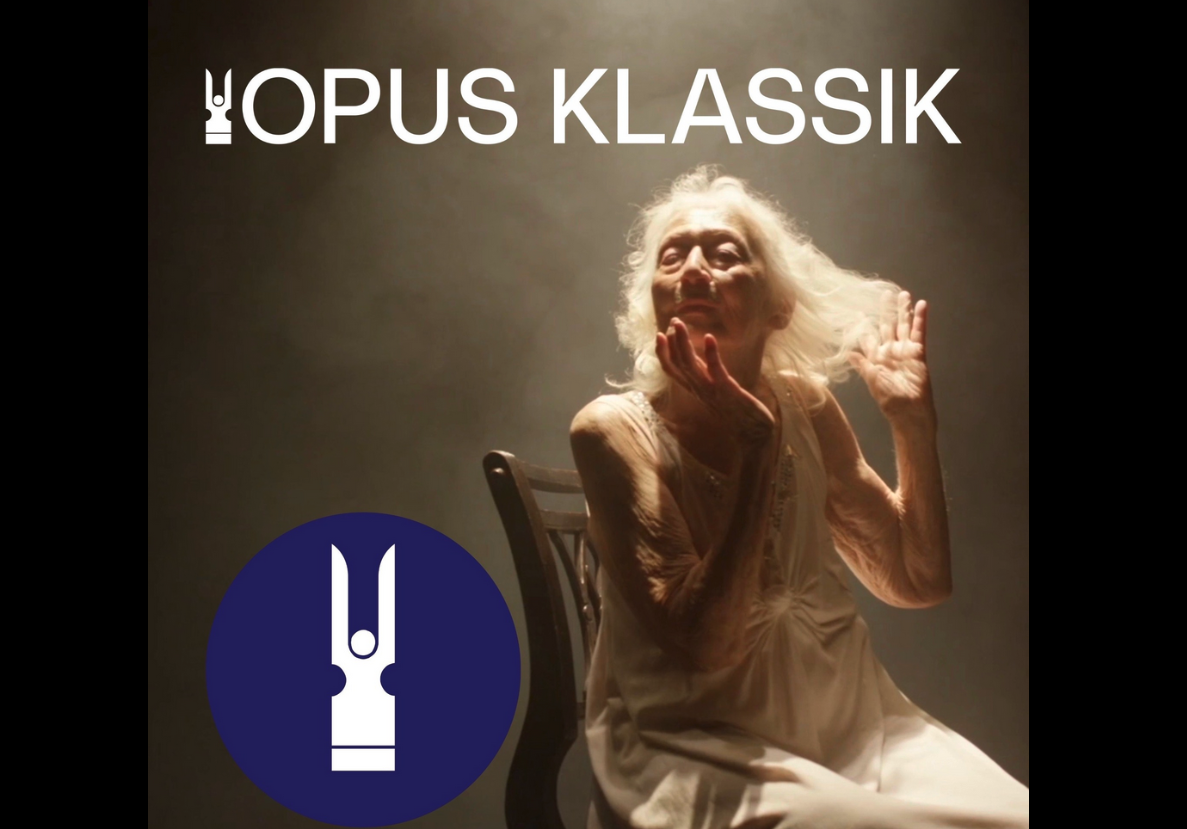 Still from the video clip 'Eileen' with the logo of Opus Klassik.